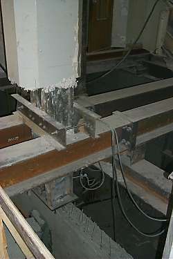 Stützenabfangung über dem Keller